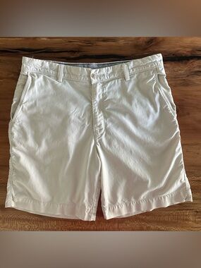 Tommy Bahama Men’s Light Khaki Shorts